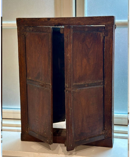 Spejl i gammelt vindue, 51x38x6 CM