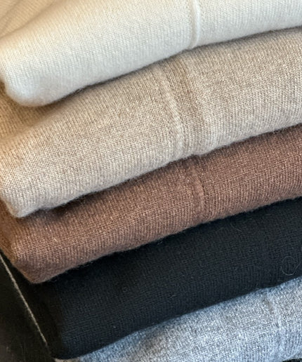 Bluse i Cashmere blend - Sort