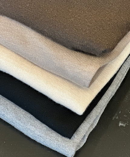 Bluse i Cashmere blend - Sand