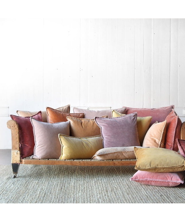 Pip Caramel Stonewashed velor 50x50 cm