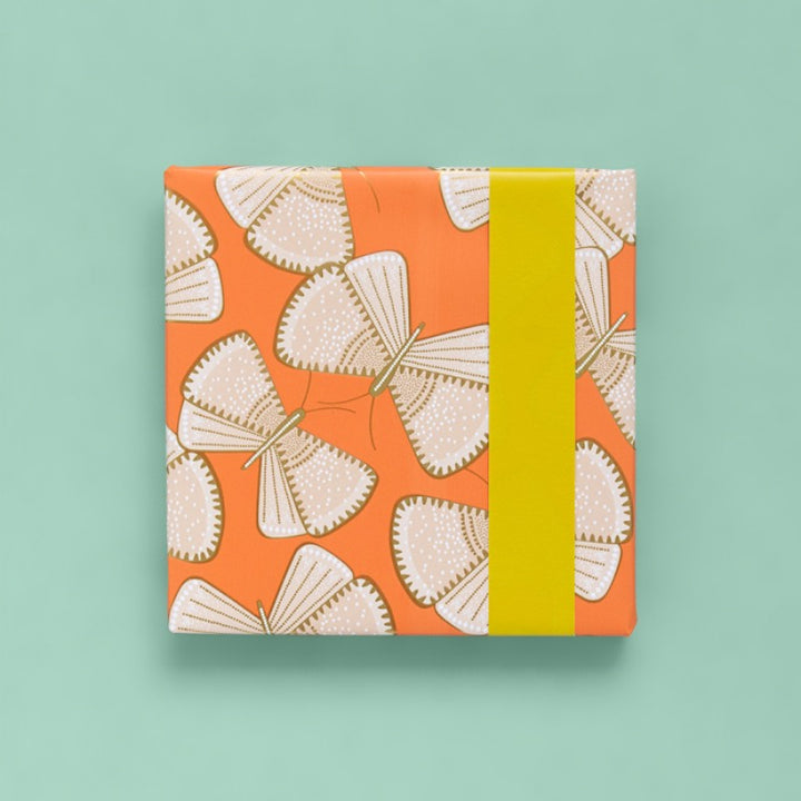 Gavepapir -  med sommerfugle orange