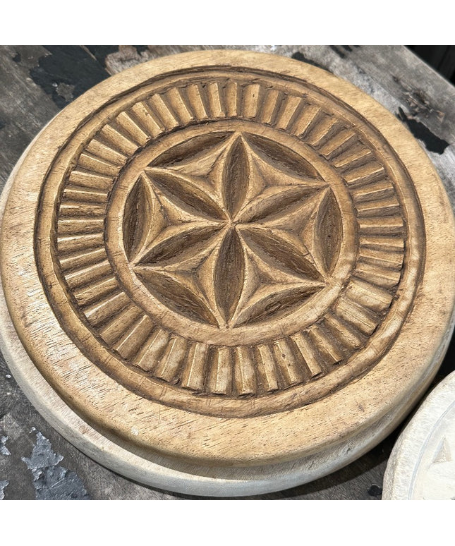 Træbund med udskæringer - 3